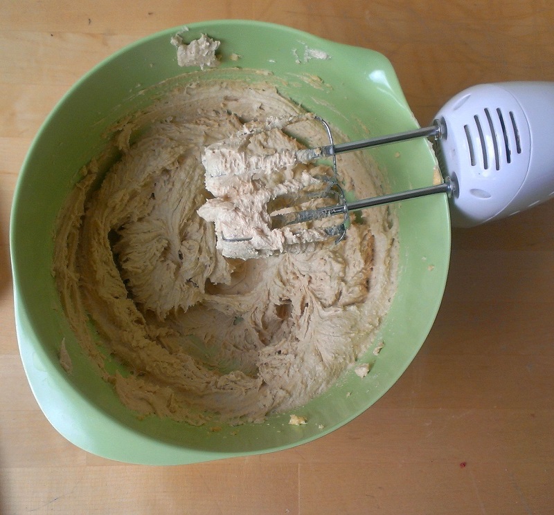 Cream the butter & sugar until pale & soft. 